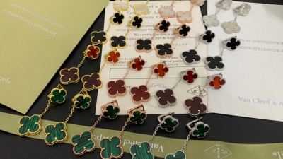 반ㅋ리프 빈티지 알함브라 2모션 클립 이어링 자개