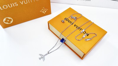 루ㅇ비통 LV플랜 실버 펜던트 목걸이