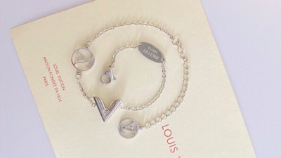 루ㅇ비통 에센셜V 펜던트 목걸이, 이어링, 팔찌