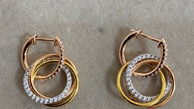 까ㄹ띠에 트리니티 이어링 다이아 파베