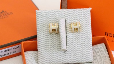 에ㄹ메스 미니 팝아슈 이어링