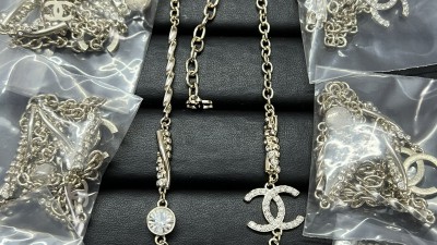 샤ㄴ CC 라인스톤 목걸이