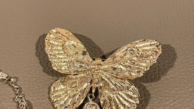 디ㅇ 버터플라이 펄 브로치