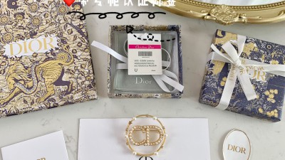 디ㅇ 클레어 디 룬 브로치