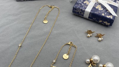 디ㅇ 자도르 브레이슬릿