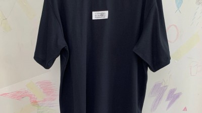 [공용] 메종 마ㄹ지엘라 MM6 넘버링 라벨 티셔츠 2컬러