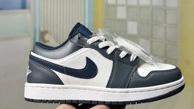 [공용] 나ㅇ키 조던 1 로우 화이트 미드나잇 네이비