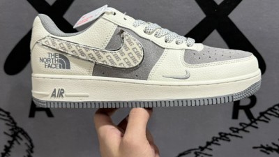 [공용] 나ㅇ키 에어포스 1 X 더 노스페이스 CDG