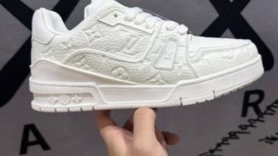 [공용] 루ㅇ비통 LV 트레이너 스니커즈