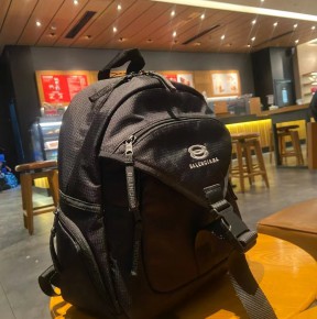 발ㄹ시아가 유니티 미디엄 백팩