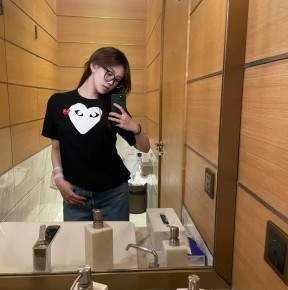 [공용][세일] 꼼ㄷ가르송 레드 하트 프린트 하트 티셔츠 2컬러